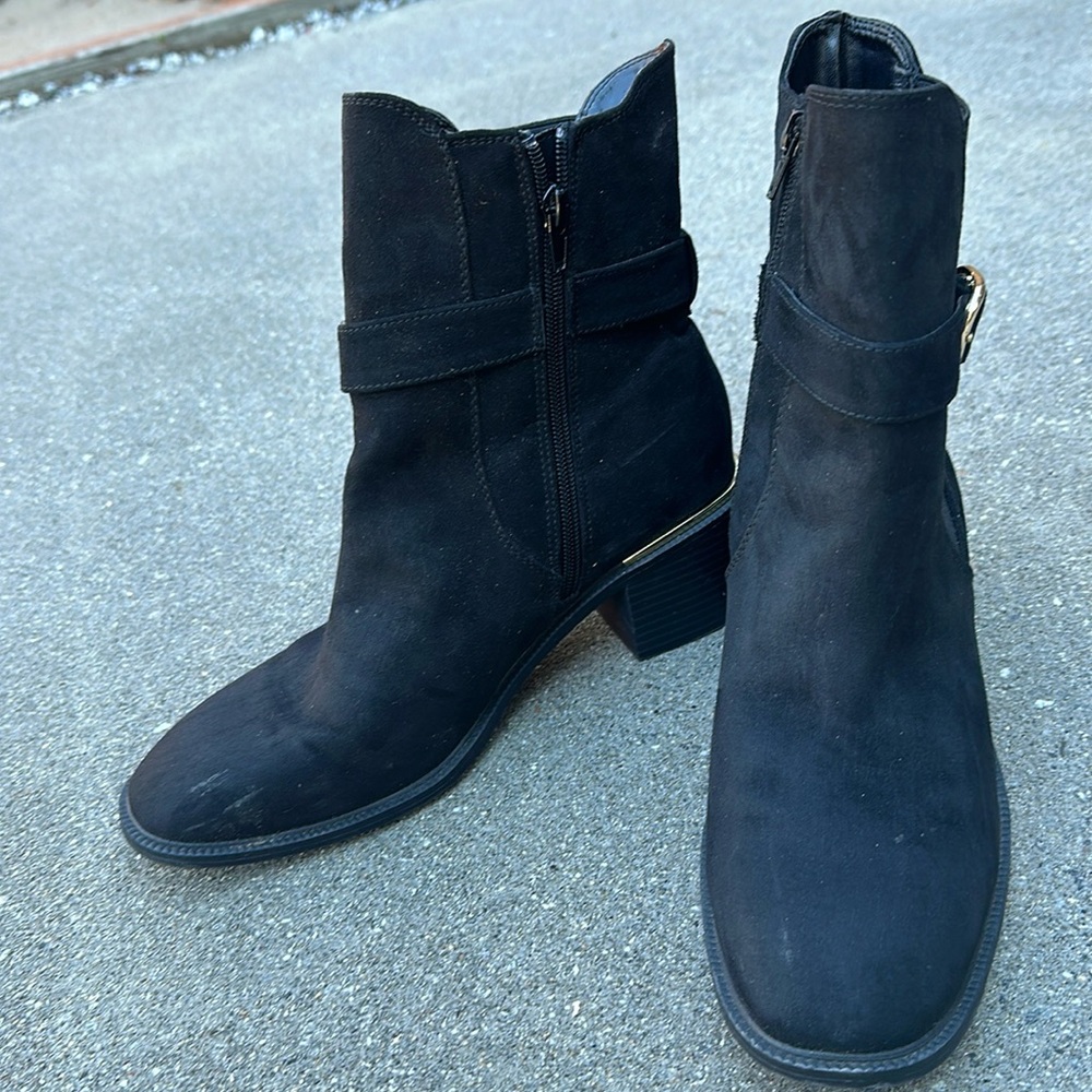 Women’s Liz Claiborne ankle boots SZ 9